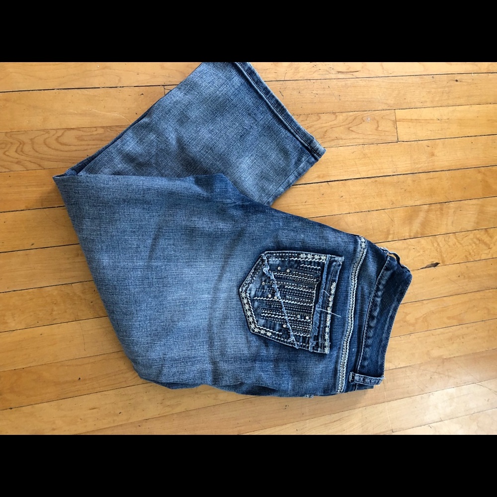 Maurice’s brand Capri’s